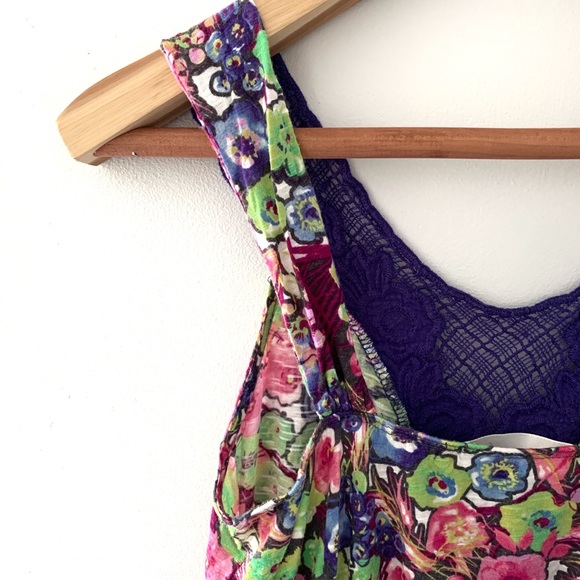 LUSH PURPLE LACE/ BRIGHT FLORAL SLEEVELESS TOP SM - Picture 4 of 7